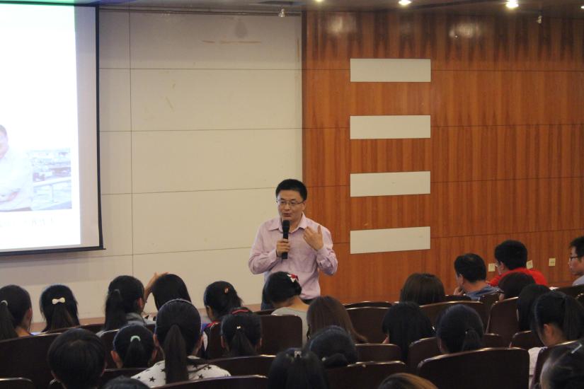 旅游与必威betway西汉姆副院长石媚山对专业学习提出要求