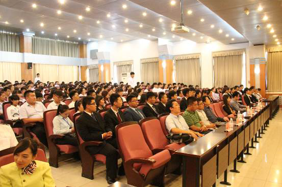 第十六届学生会成立大会现场